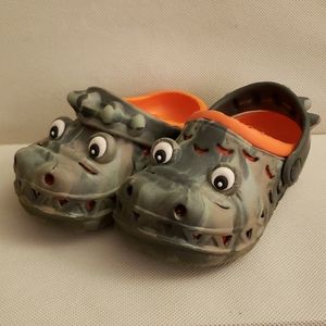 Toddler size 4 Slip on Shoes Alligator Crocodile